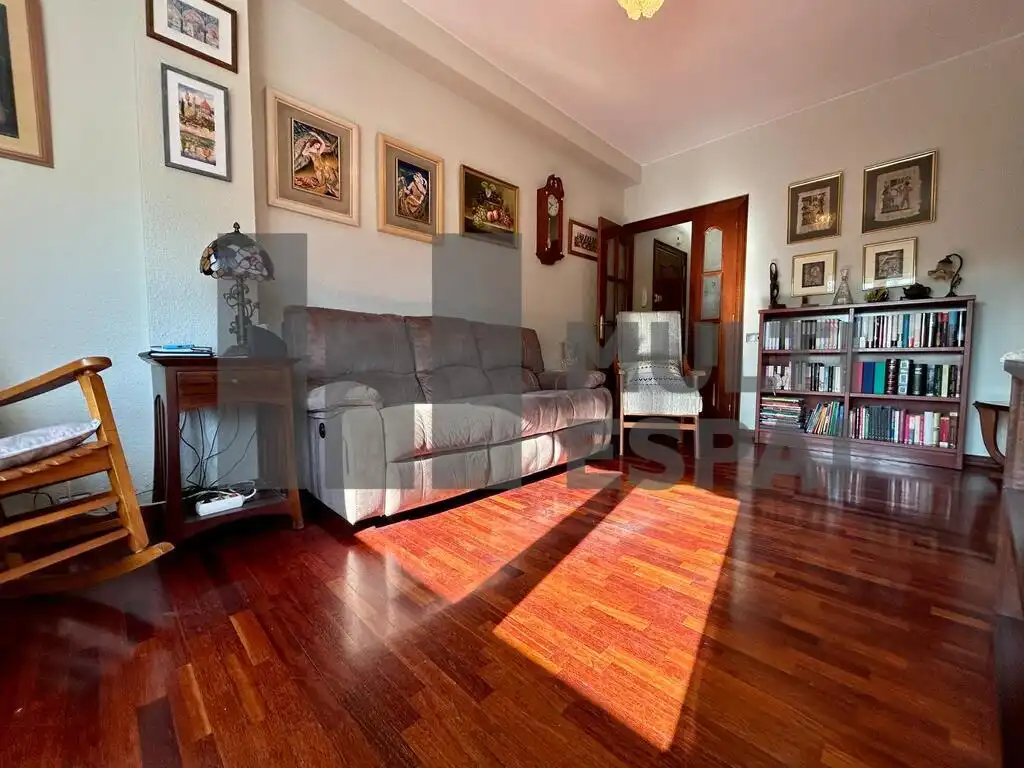 Sala d'estar de Pis en venda en Barcelona amb Aire condicionat, Terrassa i Balcó