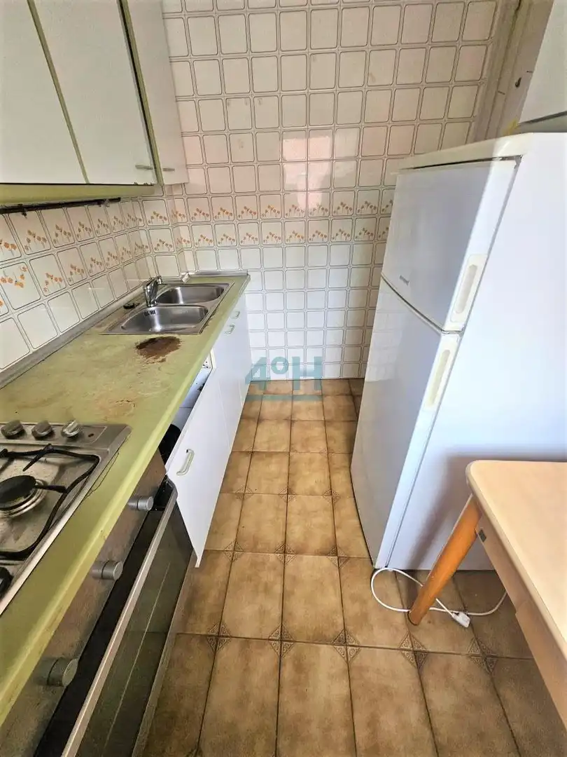 Kitchen of Buildings for sale in Ourense Capital 