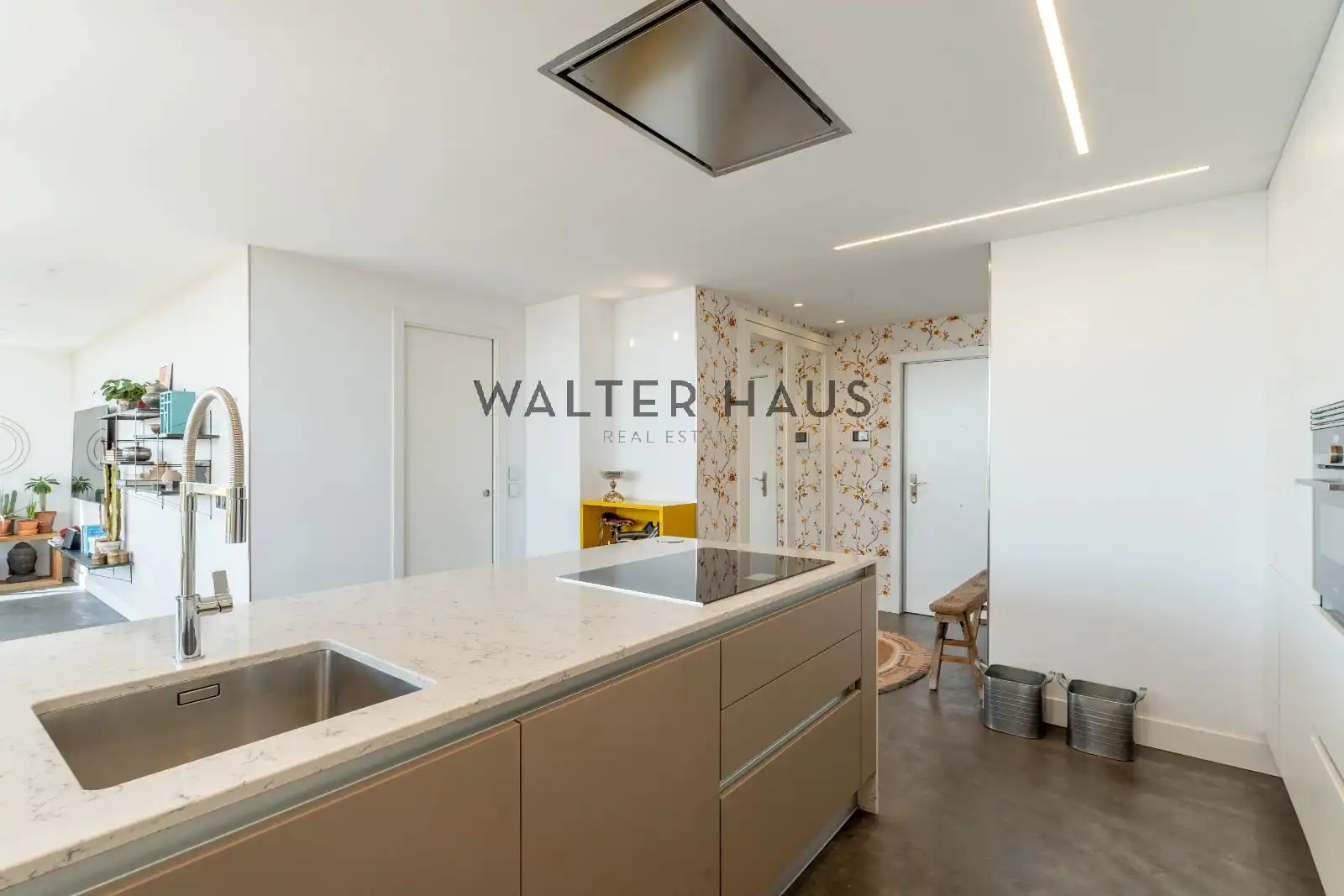 Kitchen of Flat for sale in Madrid  with Air Conditioner, Heating and Storage room