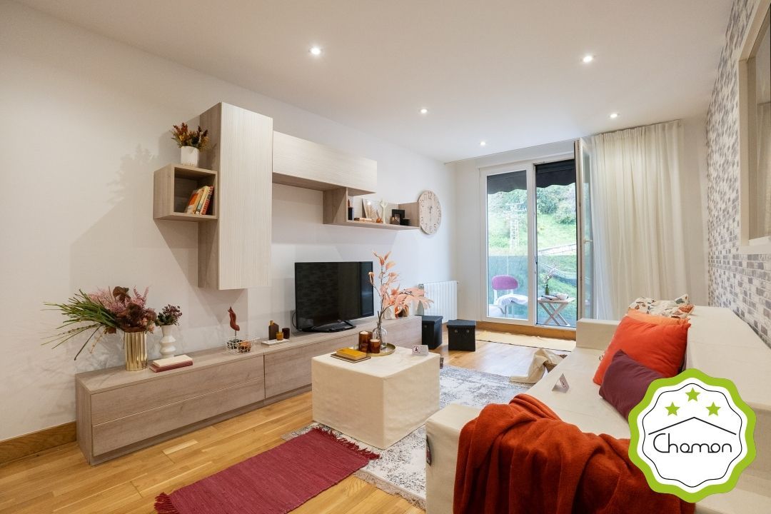 Living room of Flat for sale in Bilbao   with Heating, Storage room and Furnished