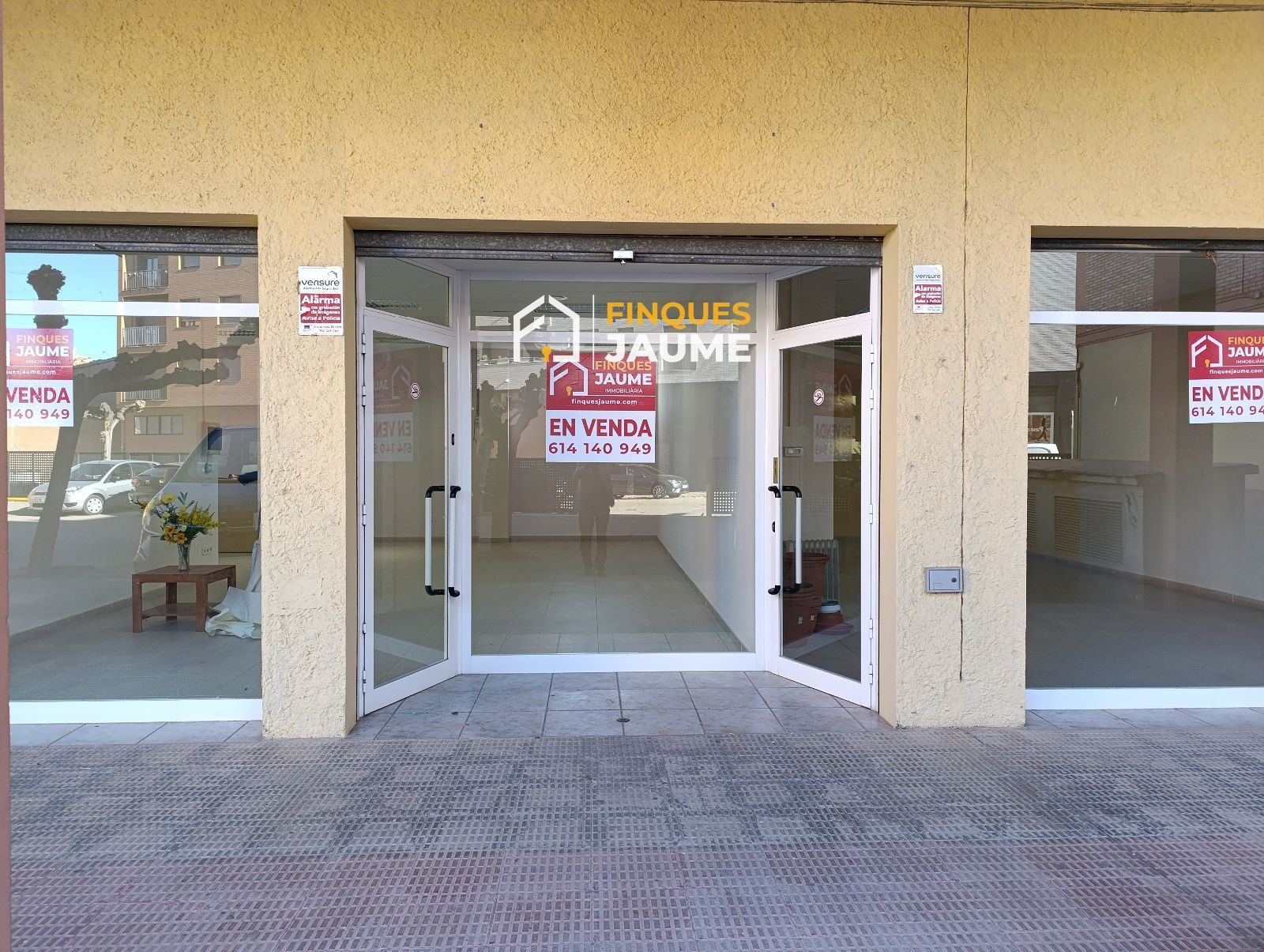 Local en venda en Almenar amb Alarma