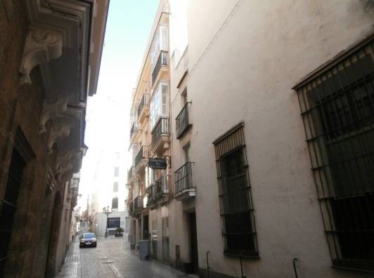 Local comercial en Venta en C/ Montanes en Centro Histórico