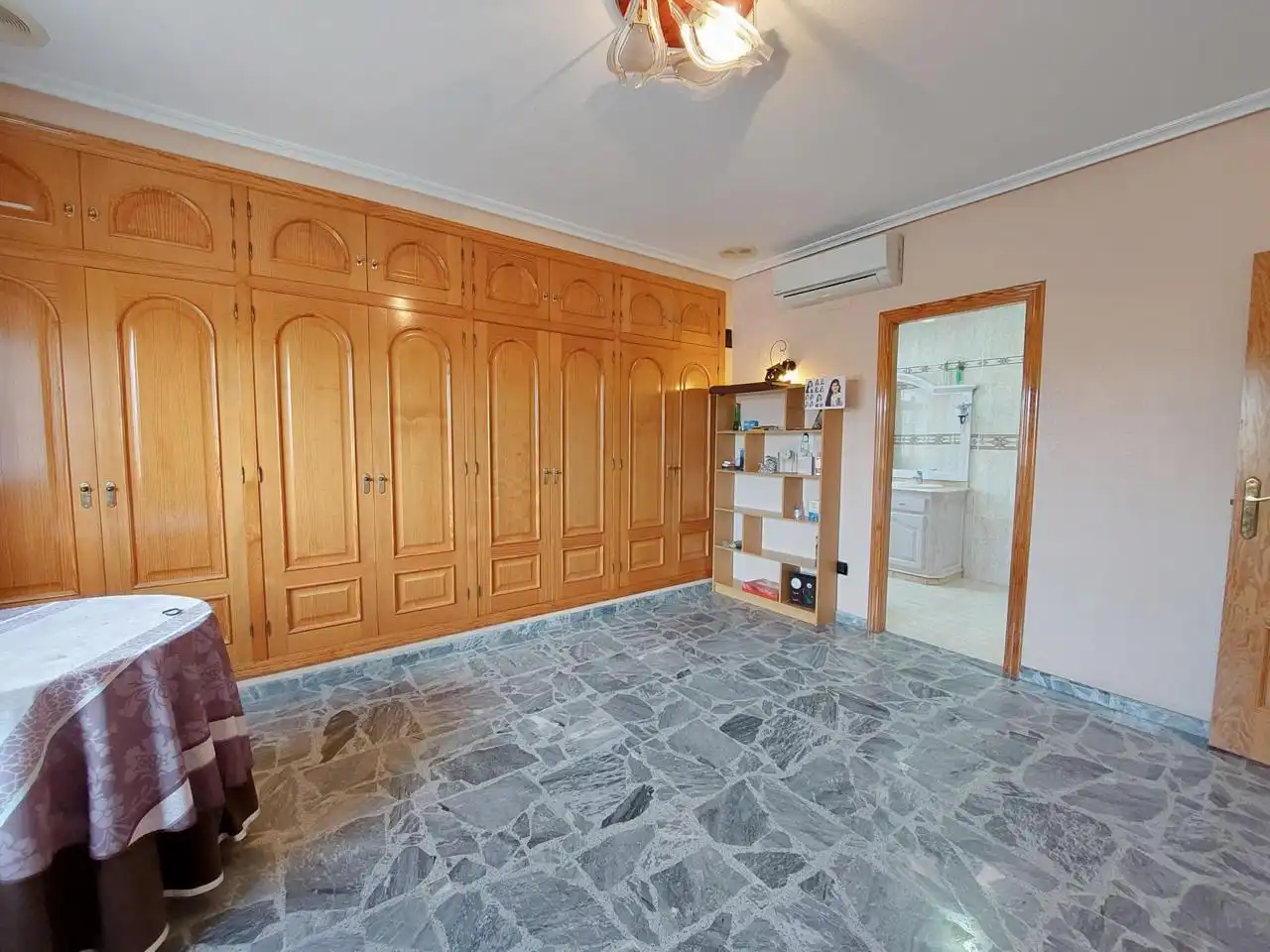 Casa o chalet en venta en Elche / Elx con Aire acondicionado y Jardín privado