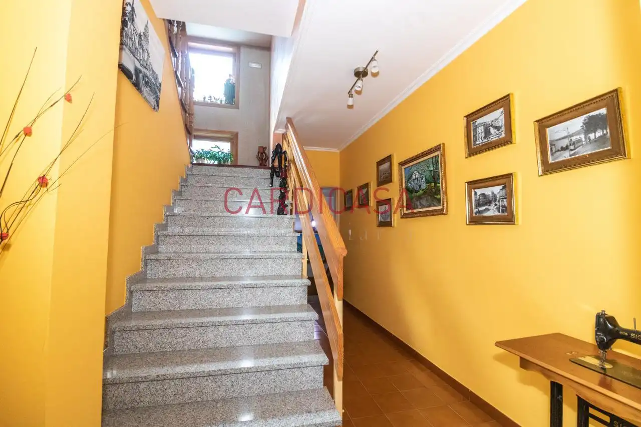 Casa o chalet en venta en Vigo  con Calefacción, Jardín privado y Parquet