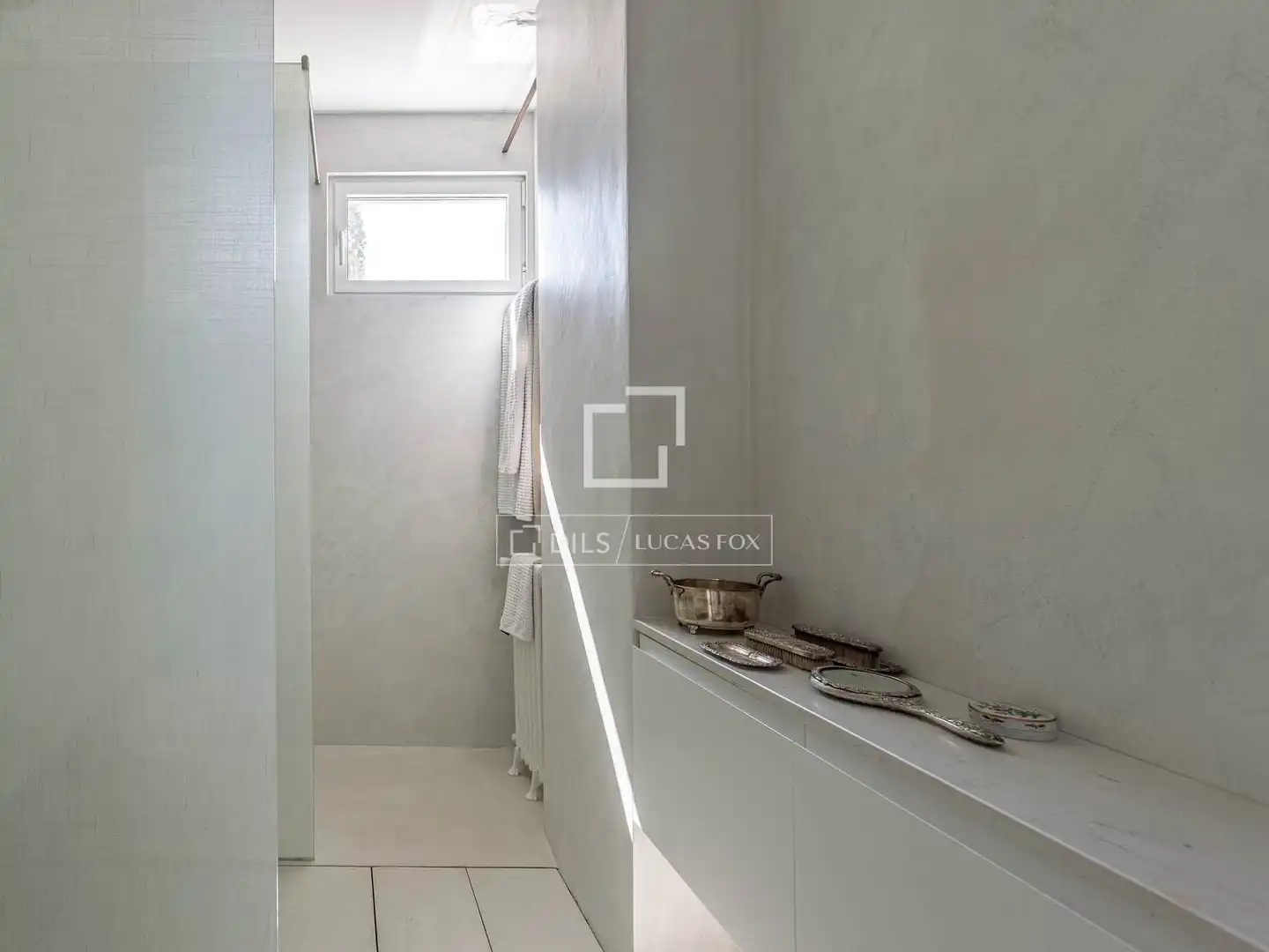 Bathroom of Flat for rent in Madrid  with Air Conditioner, Heating and Private garden