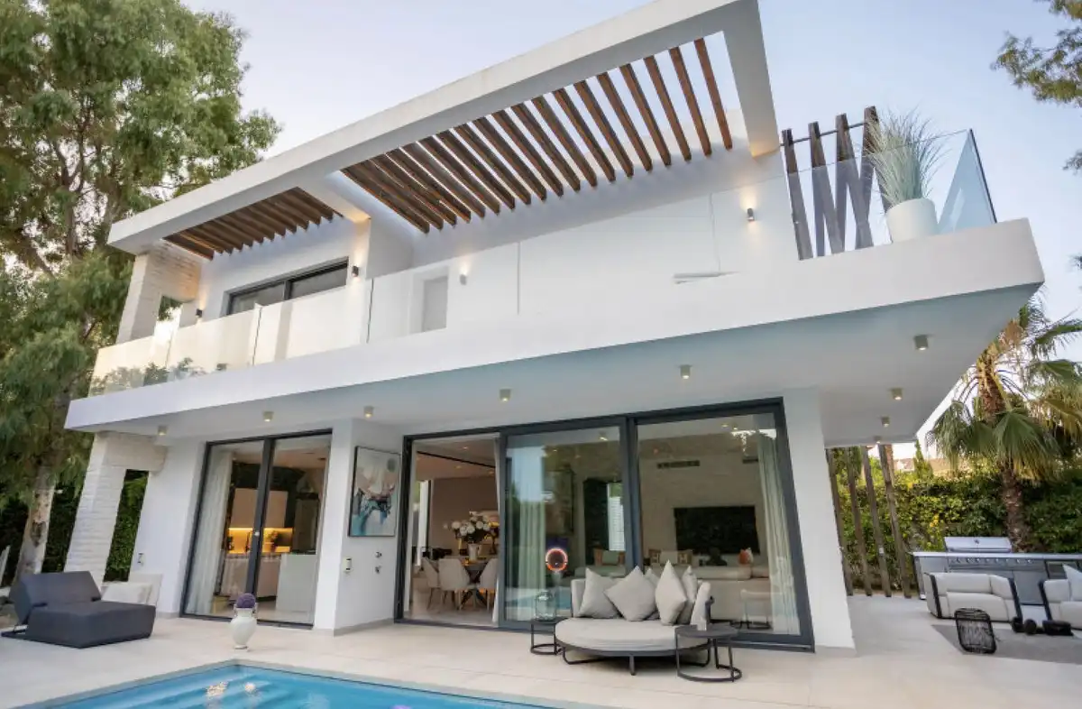 Terrassa de Casa o xalet en venda en Benahavís amb Aire condicionat, Jardí privat i Terrassa