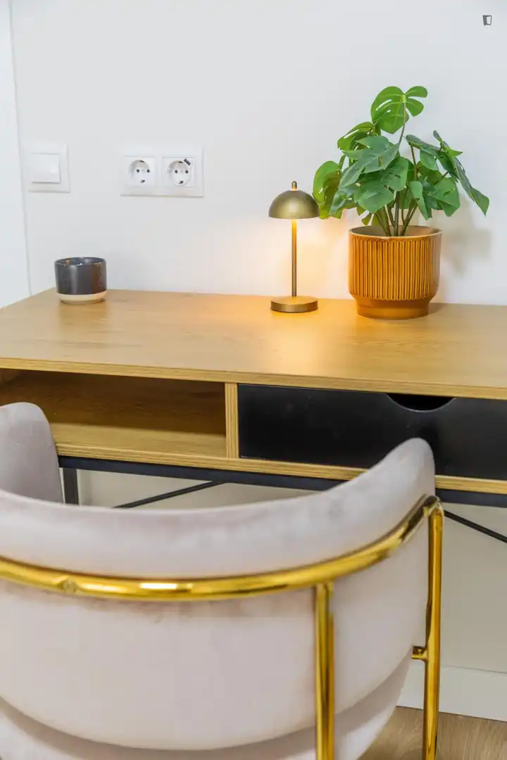 Habitación de Apartamento para compartir en Madrid con Calefacción, Amueblado y Horno