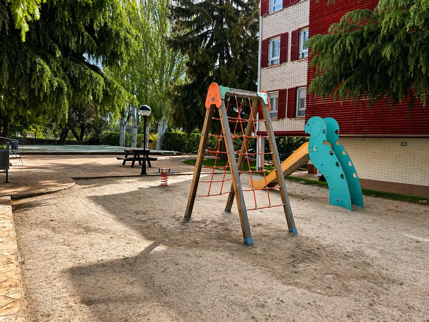 Vista exterior de Pis en venda en Hoyo de Manzanares amb Calefacció, Traster i Piscina comunitària