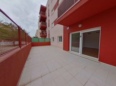 Ground floor for sale in Calle VERTIENTES 10