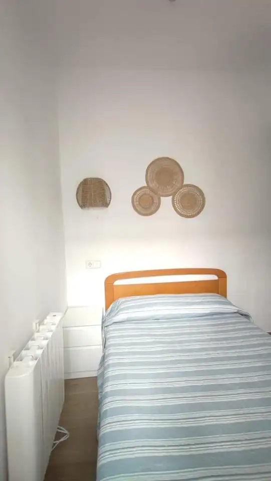 Schlafzimmer von Wohnung zur Miete in Madrid mit Klimaanlage, Heizung und Möbliert