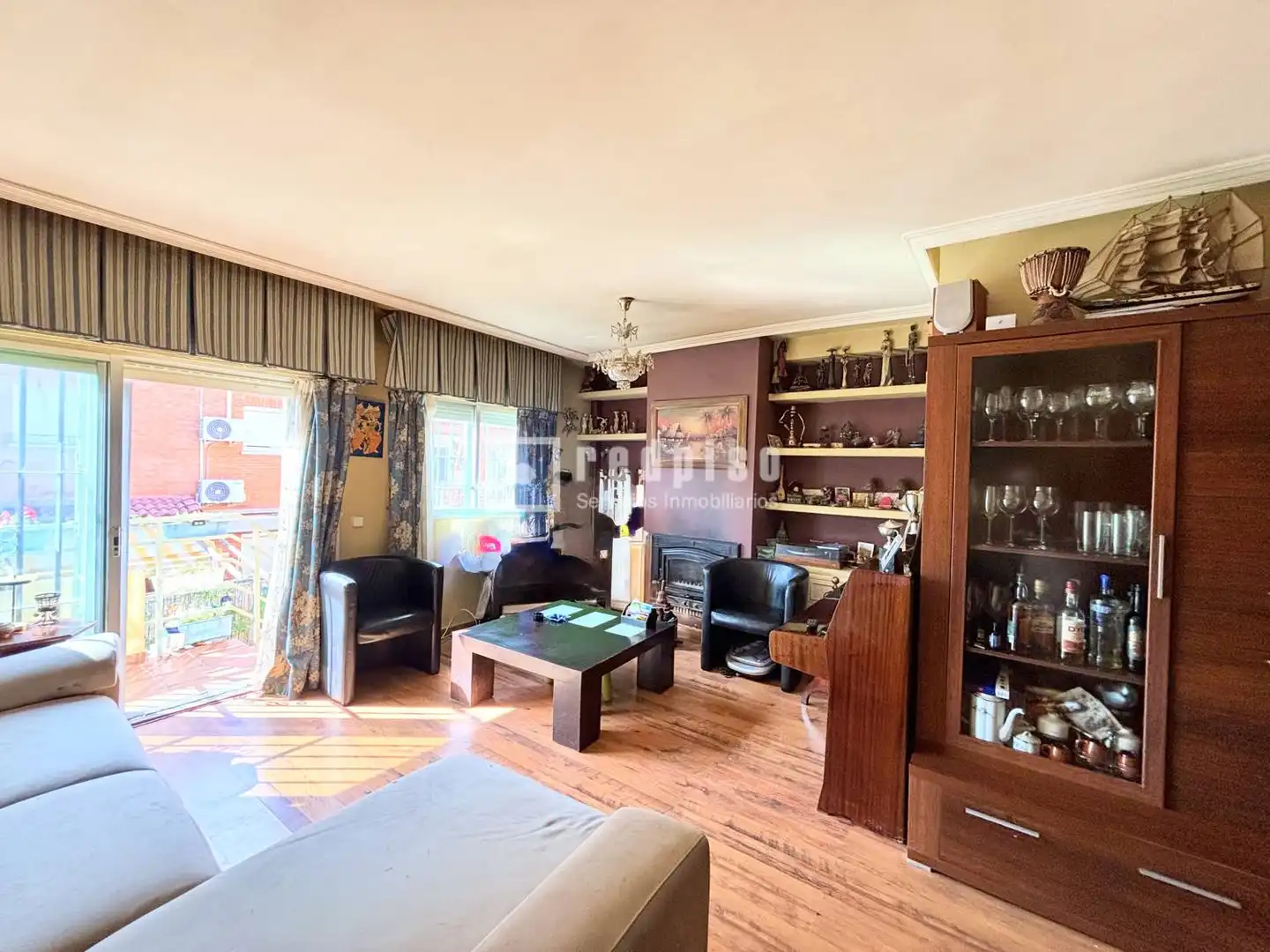 Sala de estar de Casa o chalet en venta en Colmenar Viejo con Aire acondicionado, Calefacción y Jardín privado