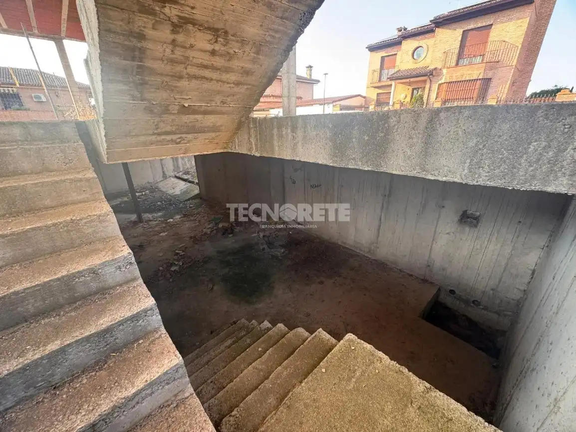 Casa adosada en venta en Calera y Chozas