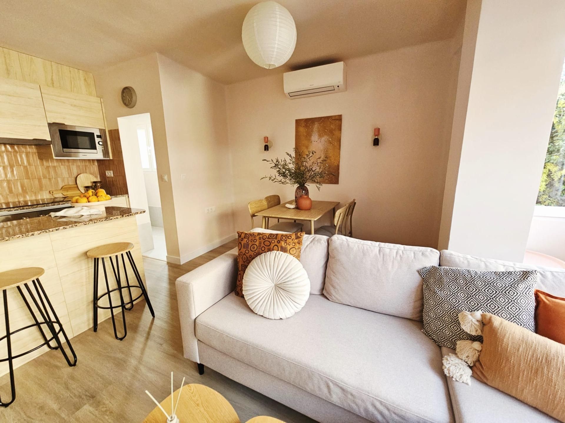 Living room of Flat for sale in  Granada Capital  with Air Conditioner and Heating
