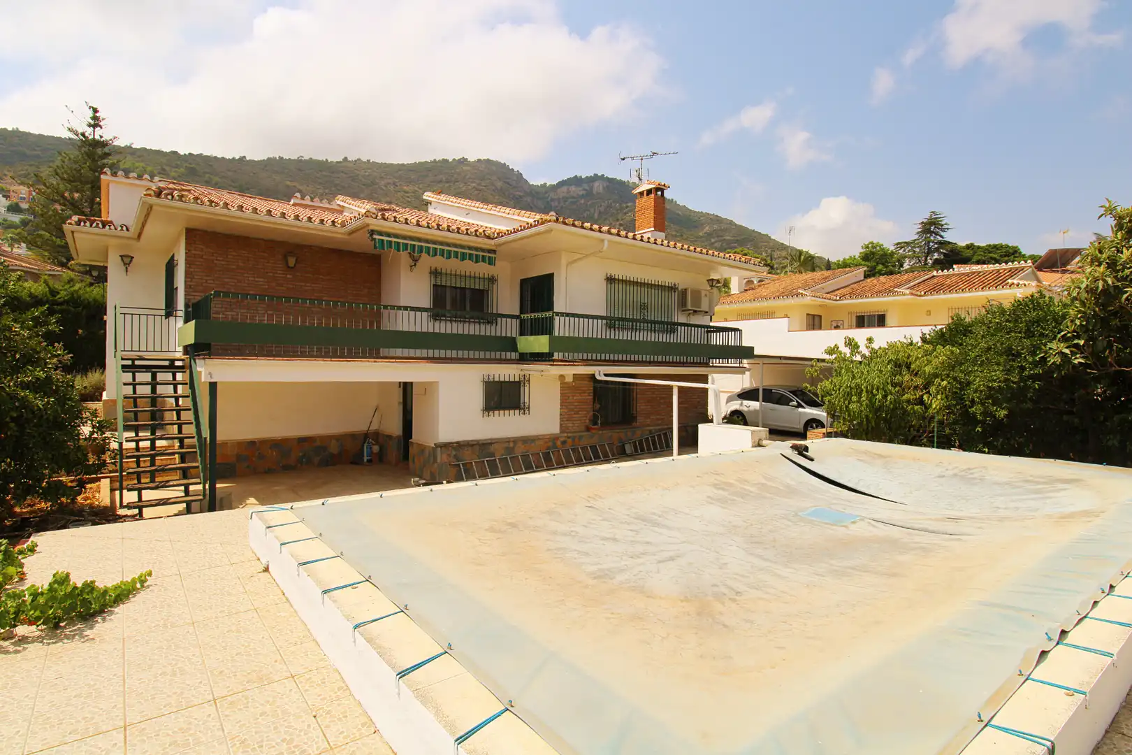 Vista exterior de Casa o chalet en venta en Alhaurín de la Torre con Aire acondicionado, Calefacción y Jardín privado