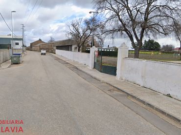 Nau industrial de lloguer a Calle Voces del Miserere 7