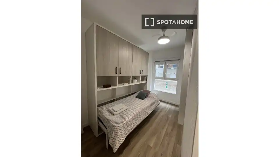 Habitación de Piso de alquiler en Sagunto / Sagunt con Aire acondicionado, Calefacción y Amueblado