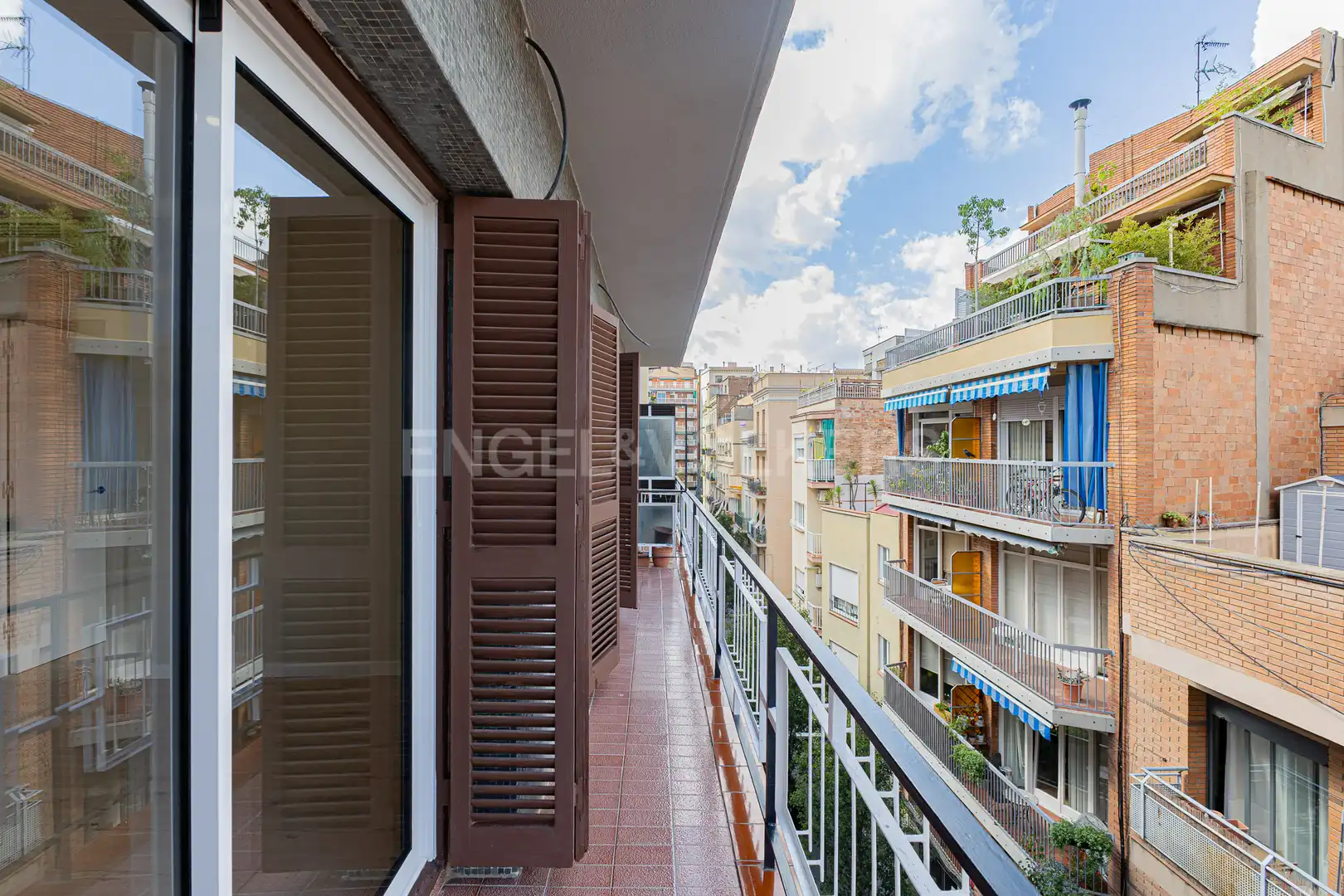 Vista exterior de Piso en venta en Barcelona con Aire acondicionado, Calefacción y Parquet