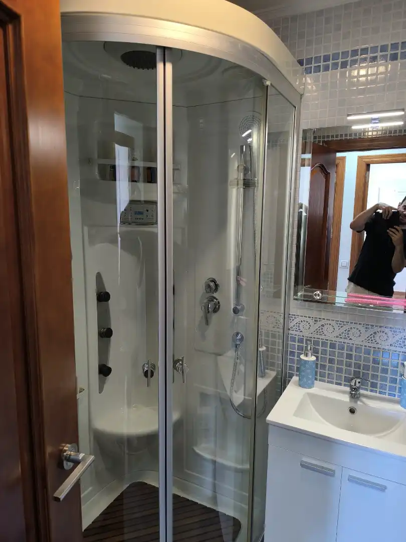 Badezimmer von Wohnung zur Miete in La Línea de la Concepción mit Terrasse, Möbliert und Ofen