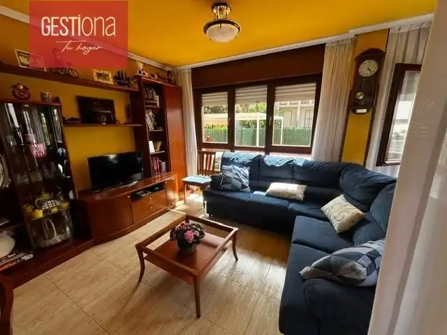 Sala de estar de Dúplex en venta en Noja con Calefacción, Jardín privado y Terraza