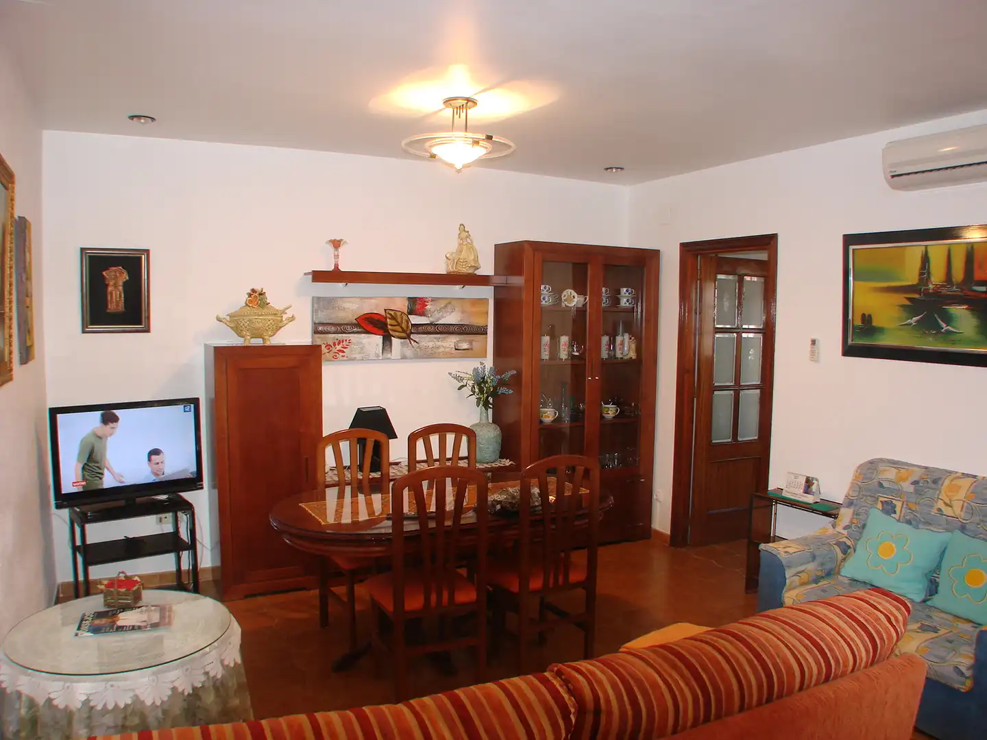 Sala d'estar de Casa o xalet de lloguer en Azuaga amb Aire condicionat i Moblat