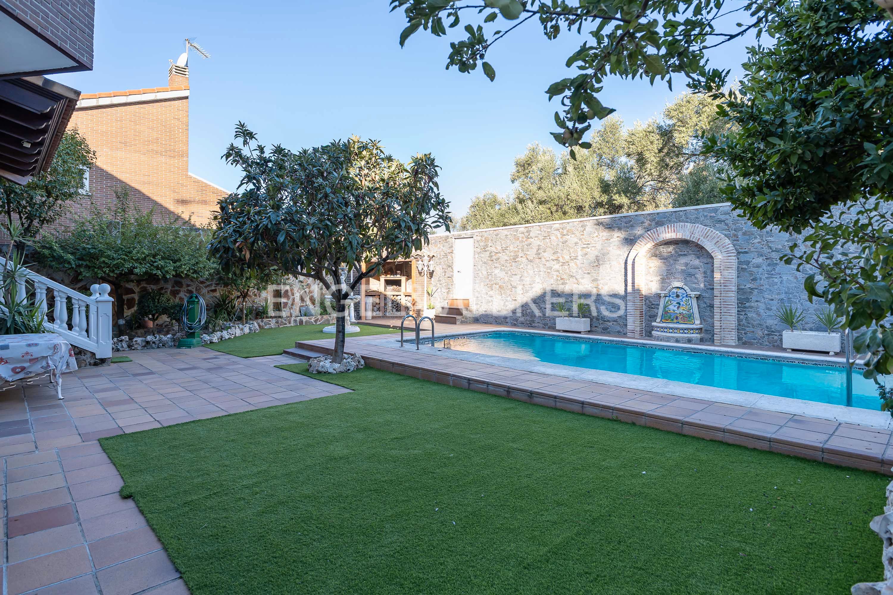 Piscina de Casa o xalet en venda en Rivas-Vaciamadrid amb Calefacció, Jardí privat i Terrassa