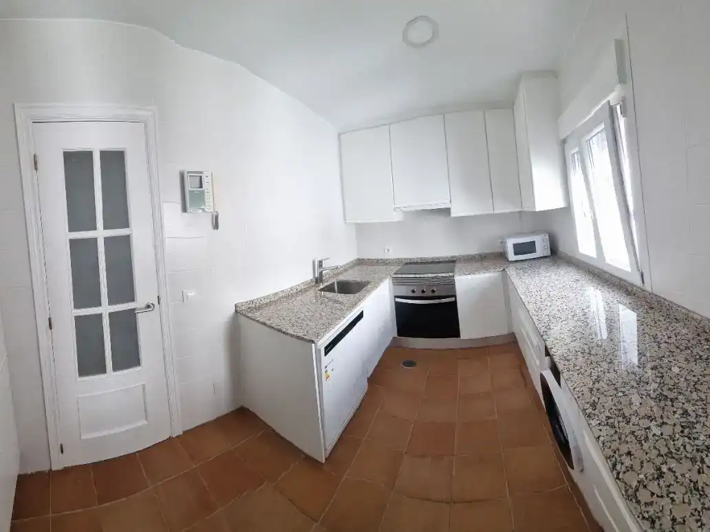 Cocina de Ático de alquiler en Madrid con Aire acondicionado