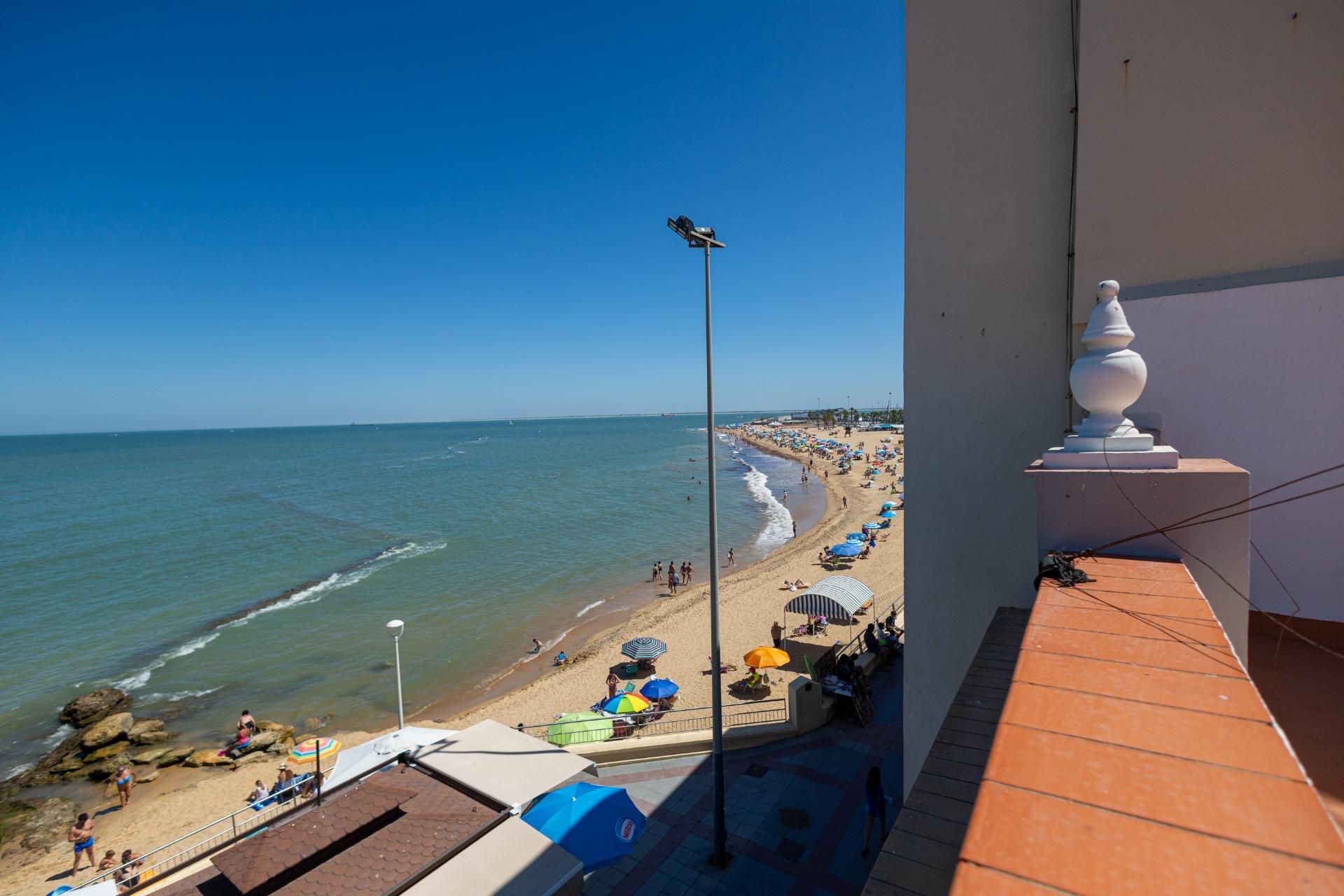 Flat for sale in  MANUEL BUENO CASTELLANO, Playa Cruz del Mar, Chipiona