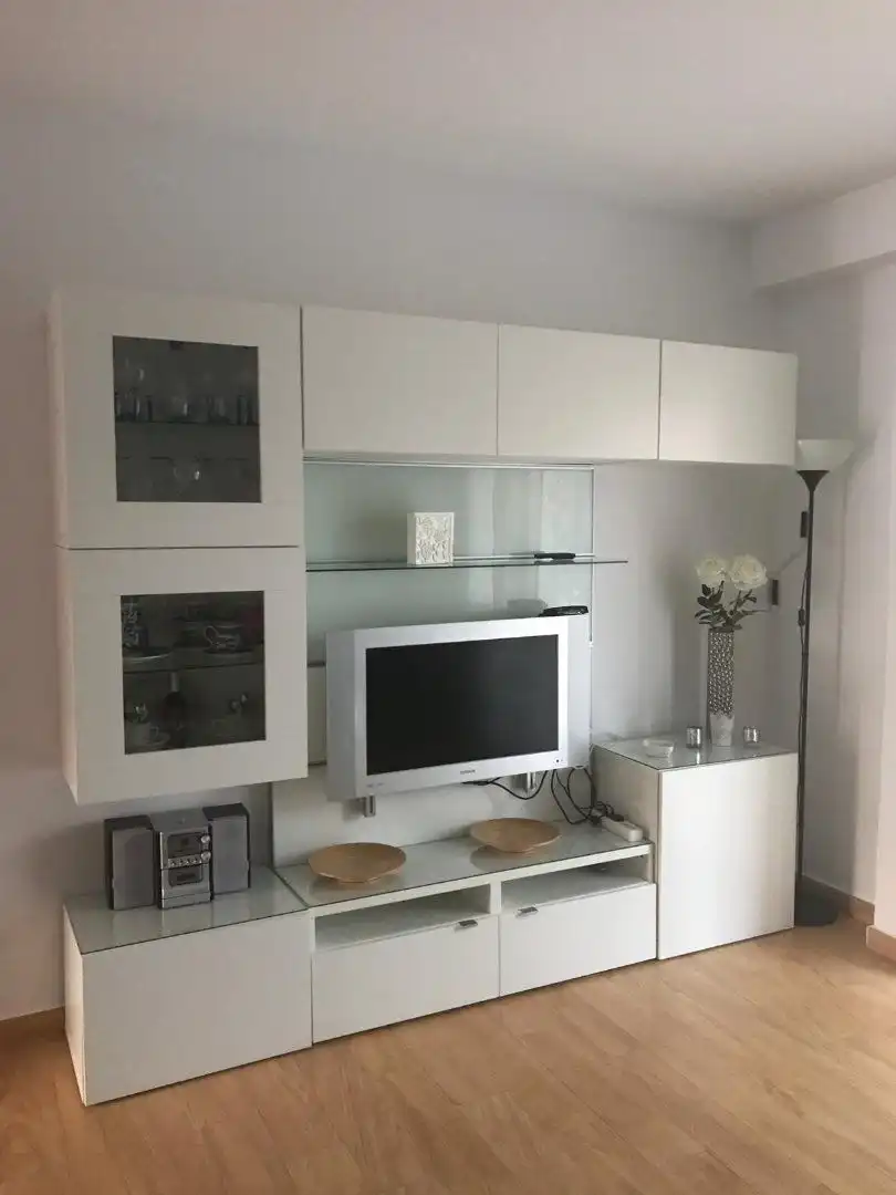 Sala d'estar de Apartament de lloguer en Algeciras amb Moblat i Piscina comunitària