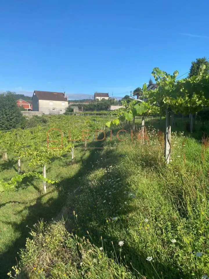Country house zum Verkauf in Pontevedra Capital  mit Heizung, Privatgarten und Parkett