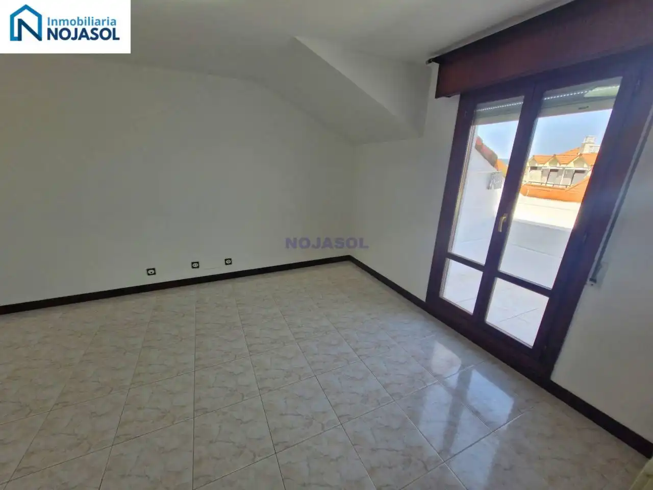 Habitación de Apartamento en venta en Noja con Calefacción, Terraza y Balcón