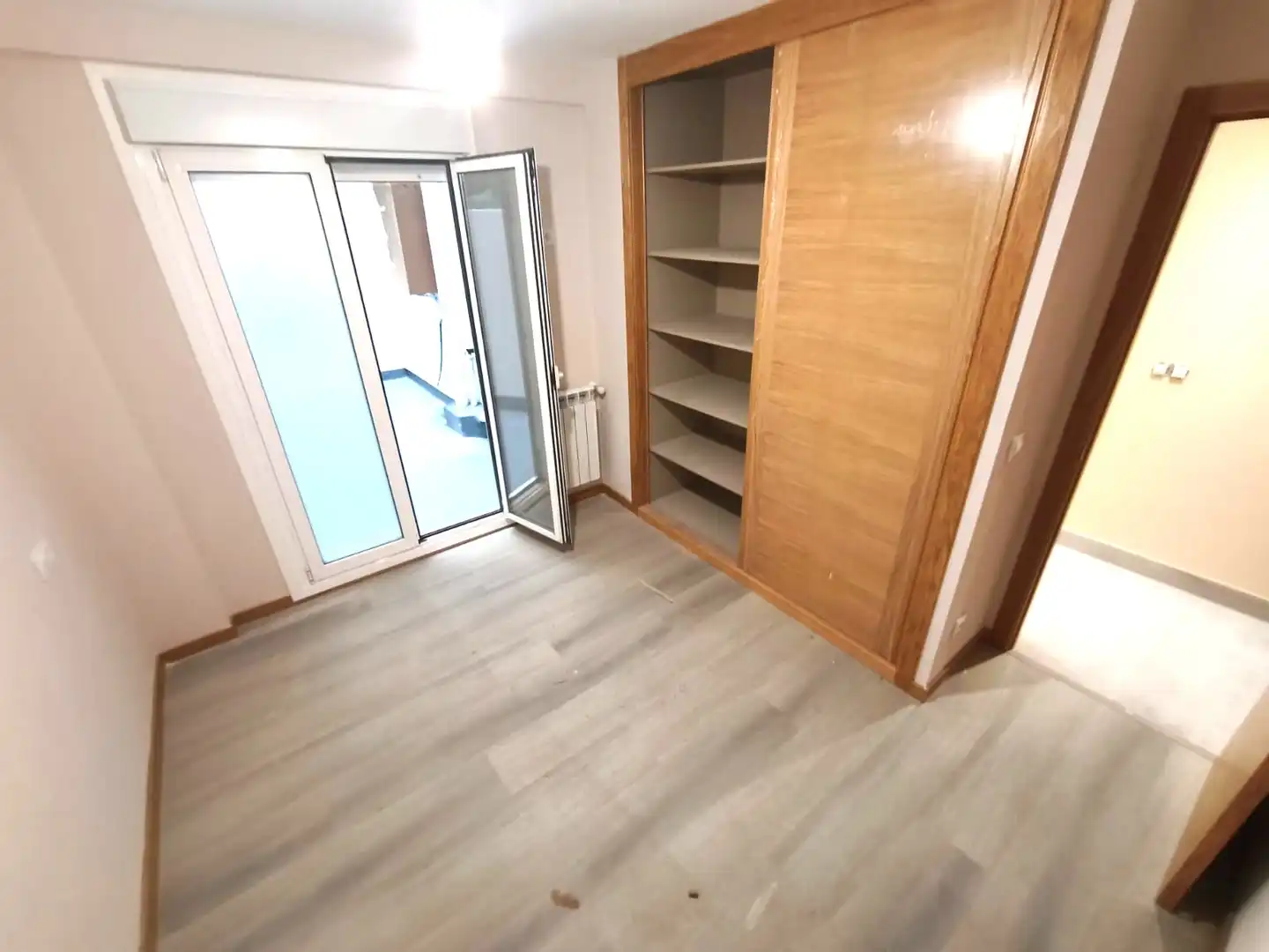 Bedroom of Flat for rent in Vigo   with Parquet flooring, Terrace and Storage room