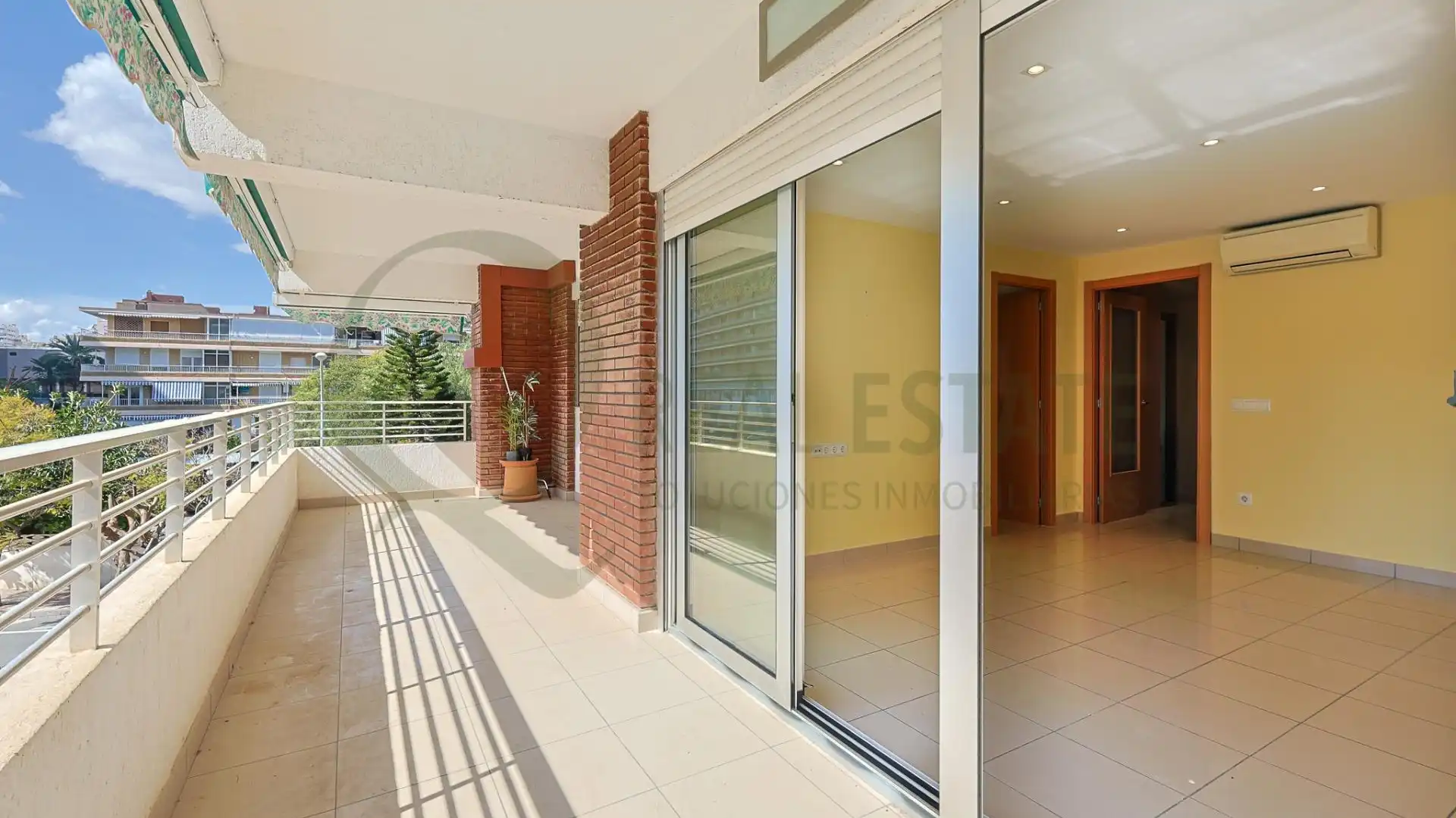 Terrace of Flat for sale in Alicante / Alacant  with Private garden, Terrace and Community pool