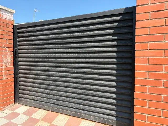 Vista exterior de Casa adosada en venta en Esparreguera con Calefacción, Terraza y Trastero