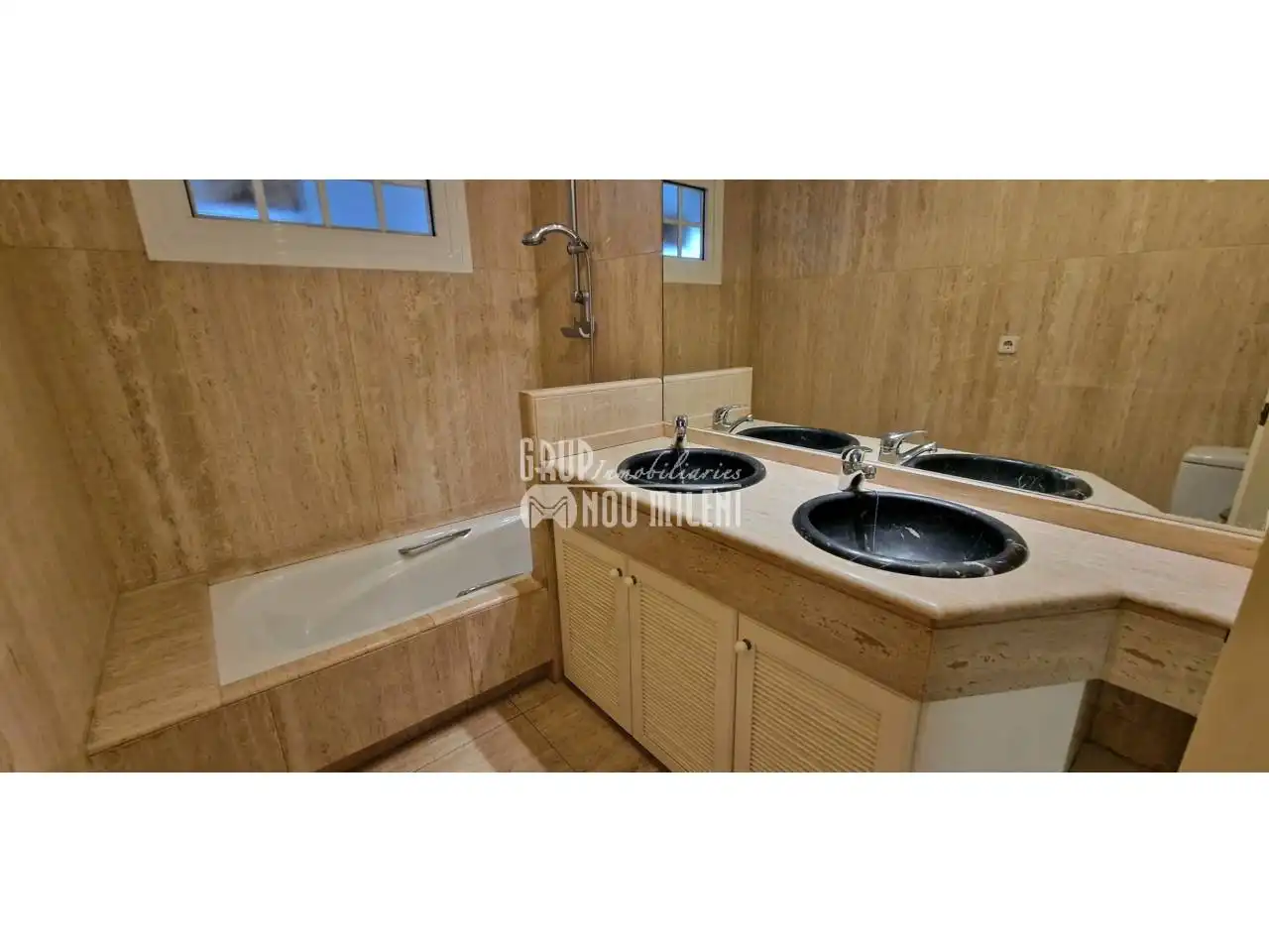 Badezimmer von Wohnung zum Verkauf in Catarroja mit Klimaanlage, Heizung und Parkett