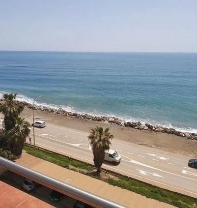 Vista exterior de Pis en venda en Vélez-Málaga amb Aire condicionat, Jardí privat i Terrassa