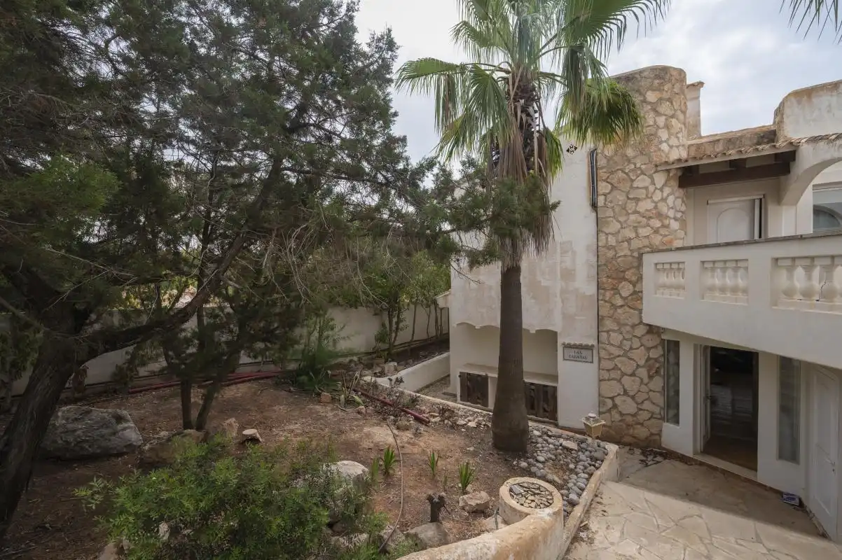 Vista exterior de Casa o xalet en venda en Sant Josep de sa Talaia amb Calefacció, Jardí privat i Terrassa