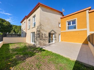 Adosado con jardín en venta en LAMA DO MOURO