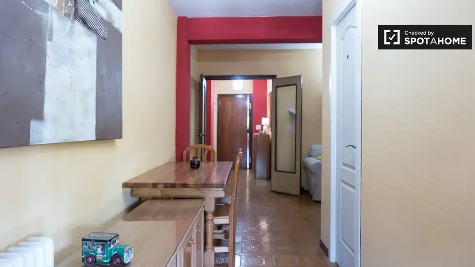 Habitació a Caballería Española