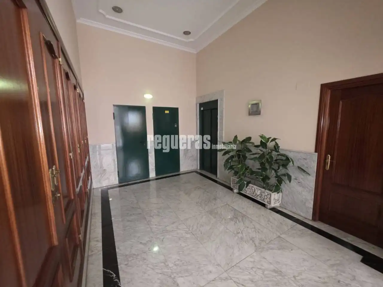 Duplex with lift for sale in Calle Fernández Corujedo, imagen 25