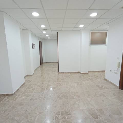 Oficina en Alquiler en MANUEL AGUSTIN HEREDIA en Ensanche Centro - Puerto