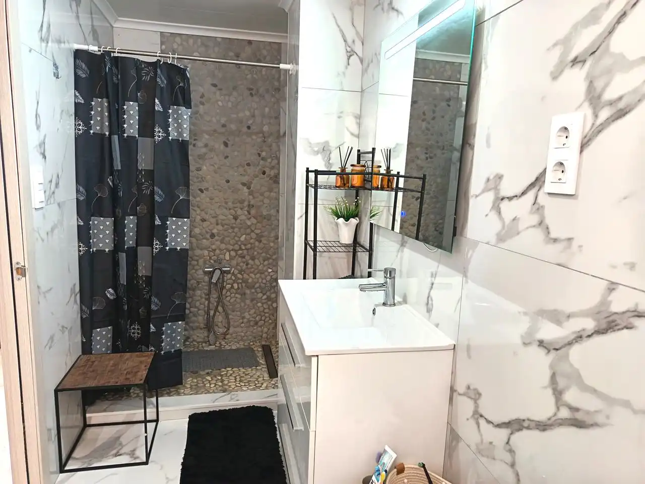 Baño de Piso en venta en Oliva con Aire acondicionado