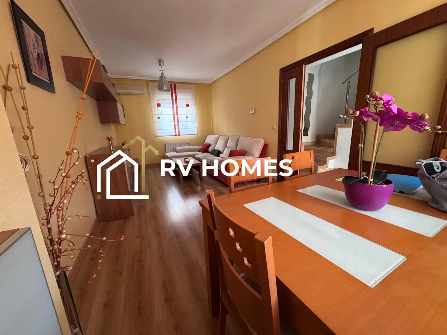 Wohnzimmer von Einfamilien-Reihenhaus zur Miete in Cáceres mit Klimaanlage, Heizung und Abstellraum