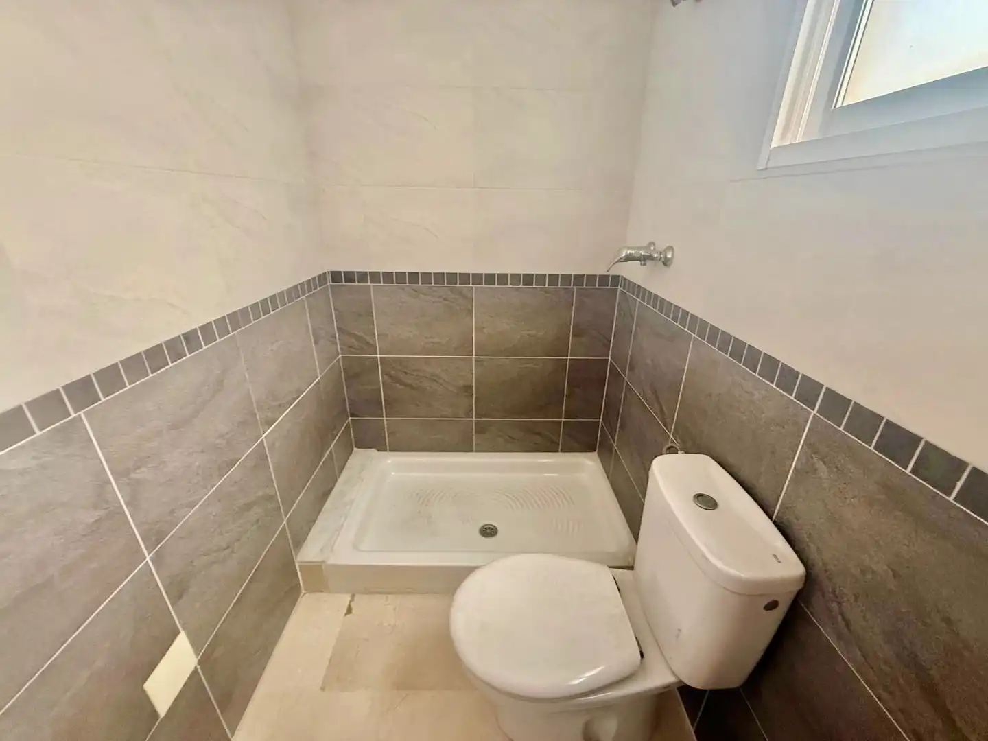 Bathroom of Flat for sale in Elche / Elx  with Balcony