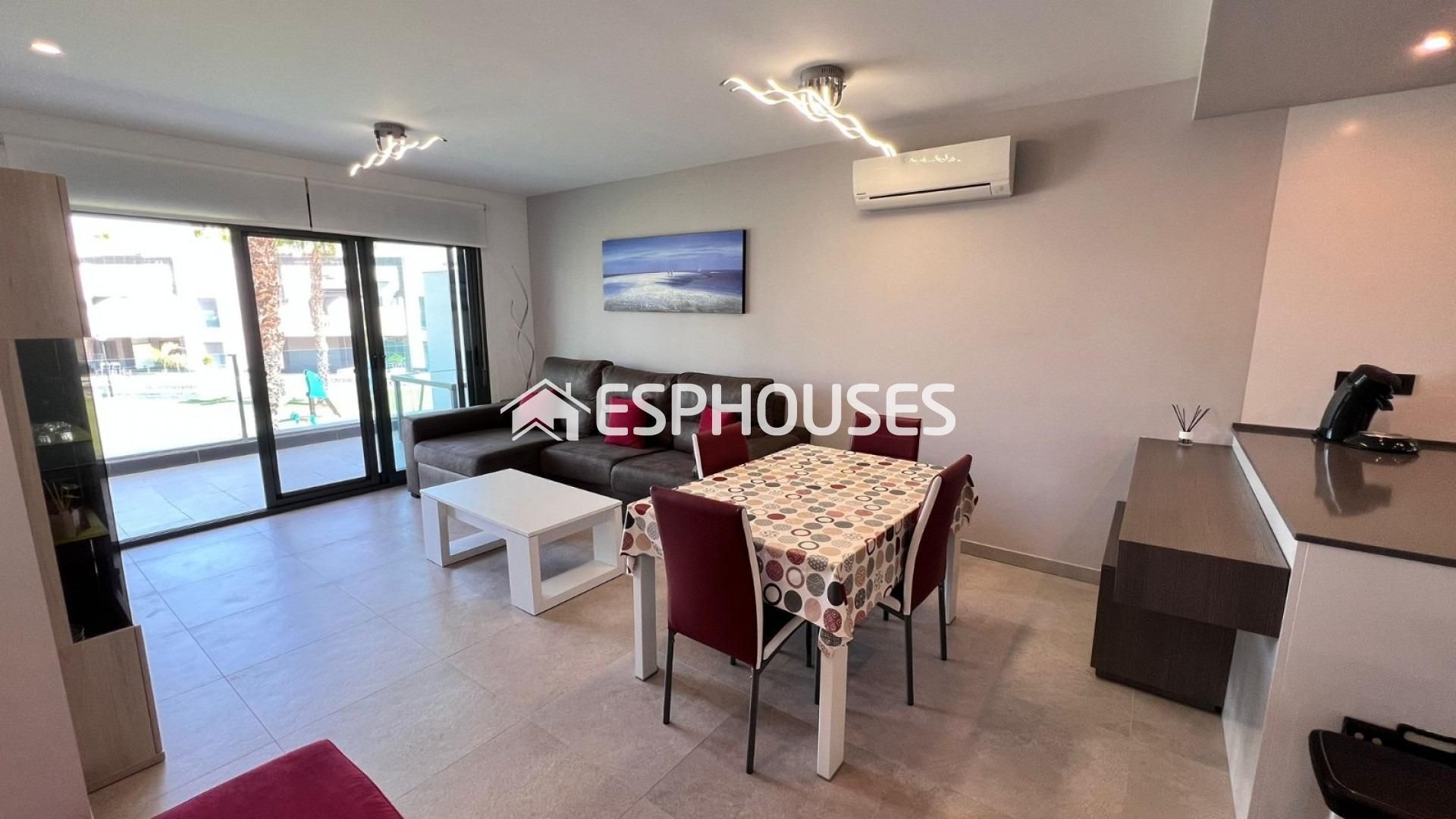 Living room of Flat for sale in Guardamar del Segura  with Air Conditioner, Terrace and Furnished