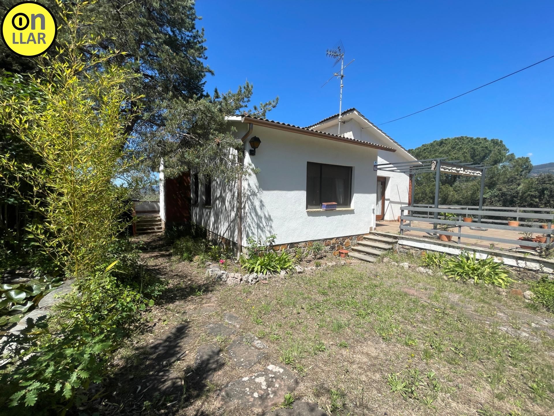 Vista exterior de Casa o xalet en venda en L'Ametlla del Vallès amb Calefacció, Jardí privat i Terrassa