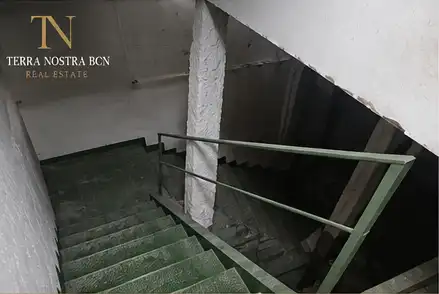 Local en venda en Esplugues de Llobregat amb Alarma