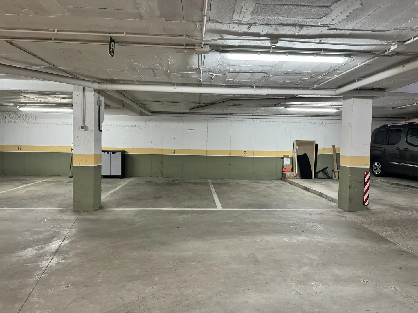 Garage zur Miete in Carrer Josep Clarà i Ayats, 5, Montilivi