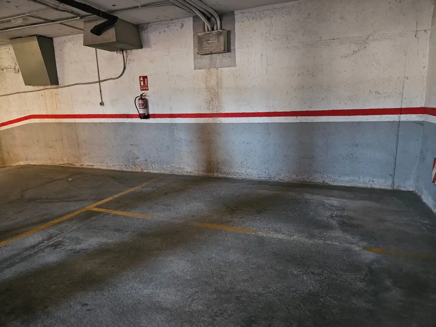 Parking de Piso en venta en Santa Coloma de Gramenet con Calefacción, Terraza y Trastero