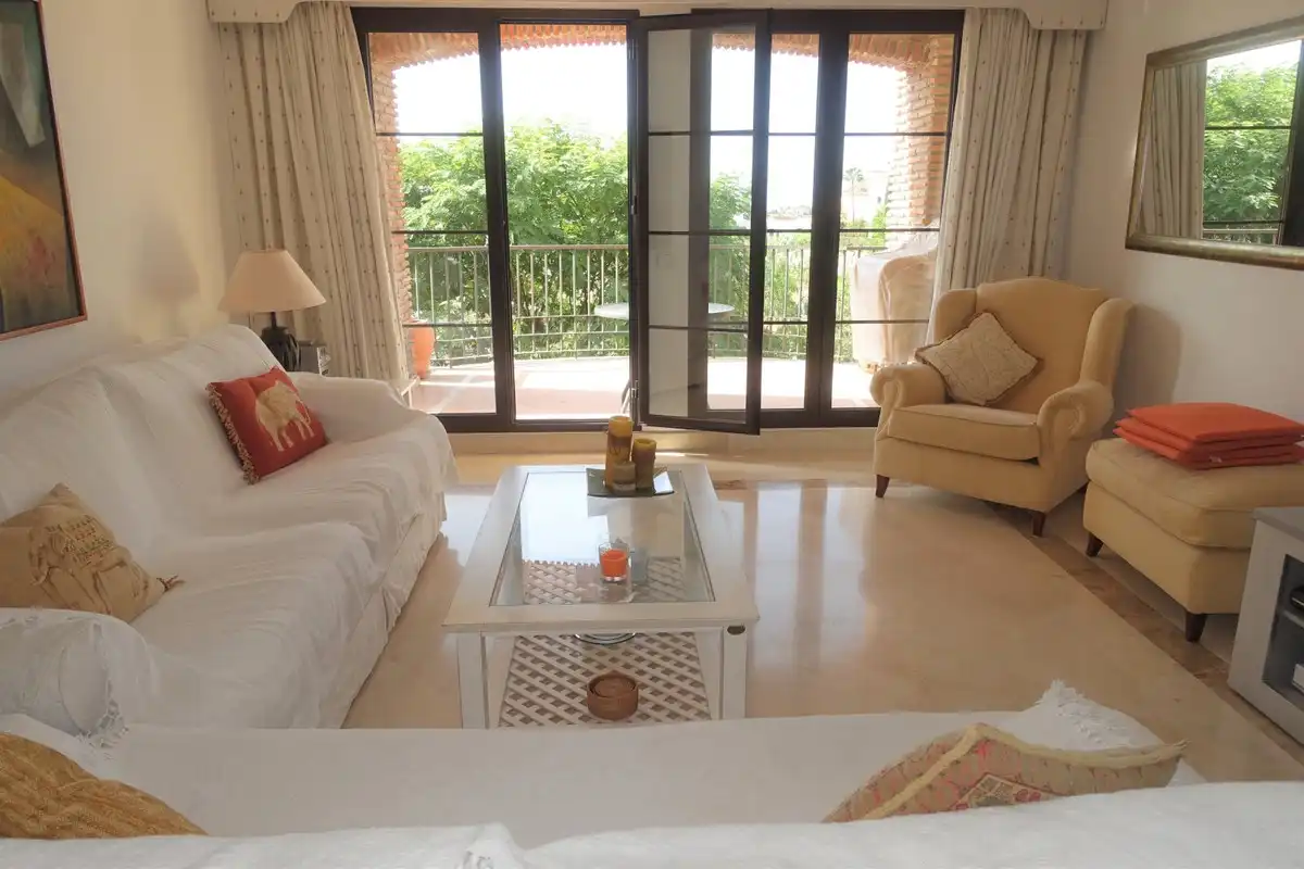 Apartamento con piscina en venta en Benahavís pueblo, imagen 6