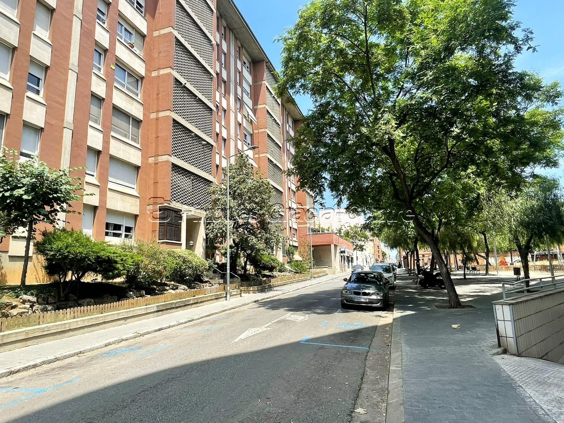 Vista exterior de Pis en venda en Sabadell amb Calefacció